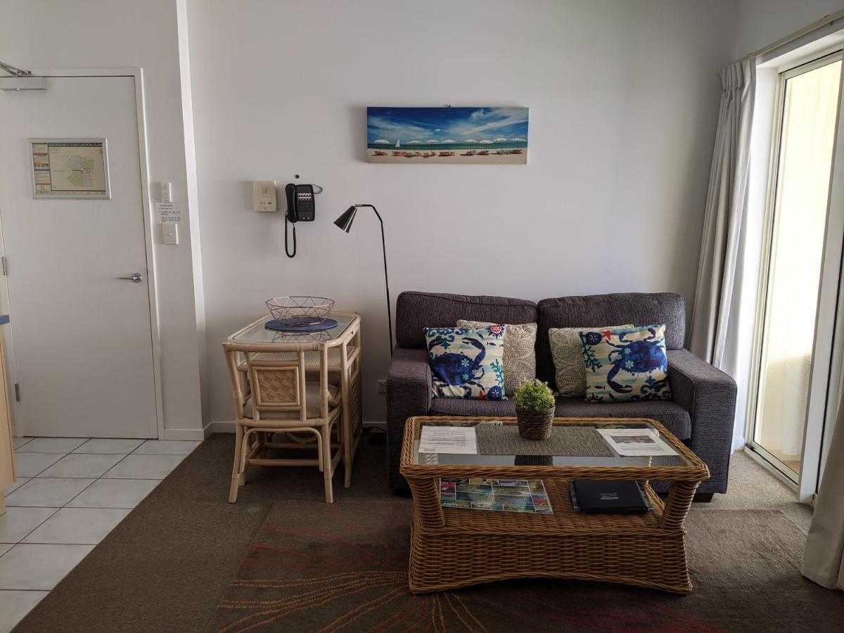 Moorings Beach Resort Caloundra Exterior foto