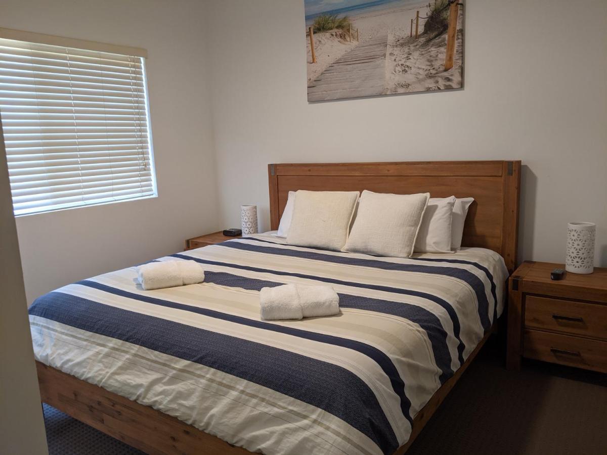 Moorings Beach Resort Caloundra Exterior foto
