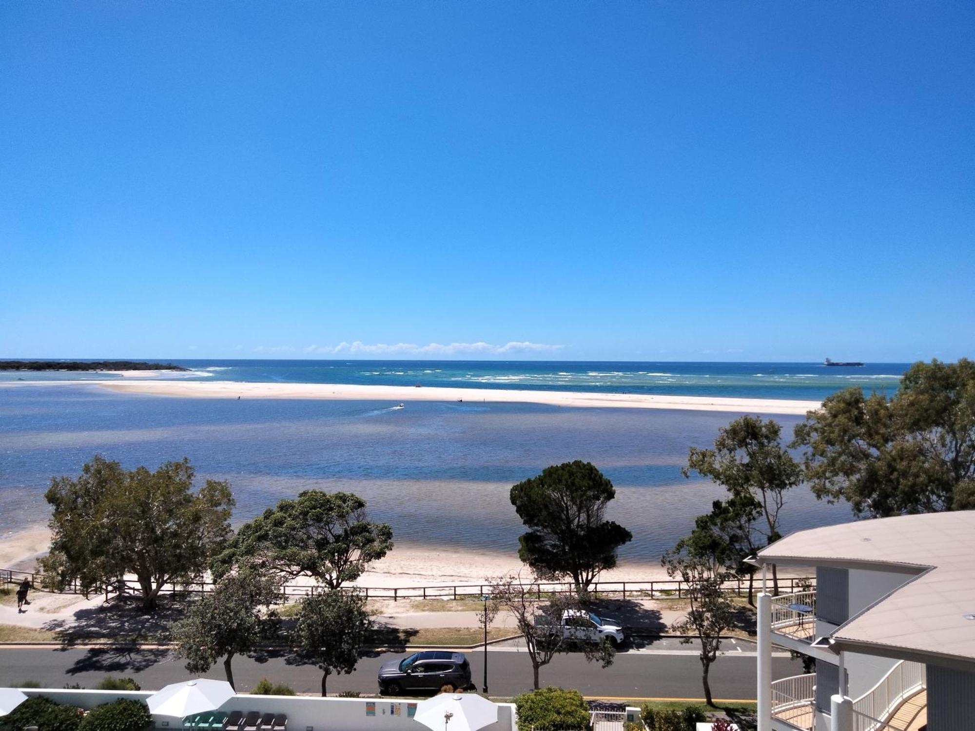 Moorings Beach Resort Caloundra Exterior foto