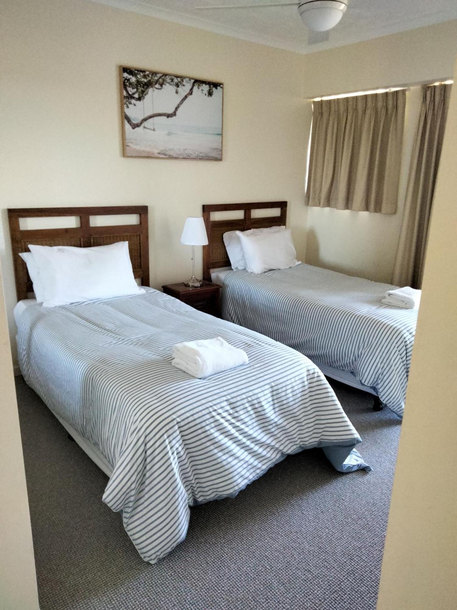 Moorings Beach Resort Caloundra Exterior foto