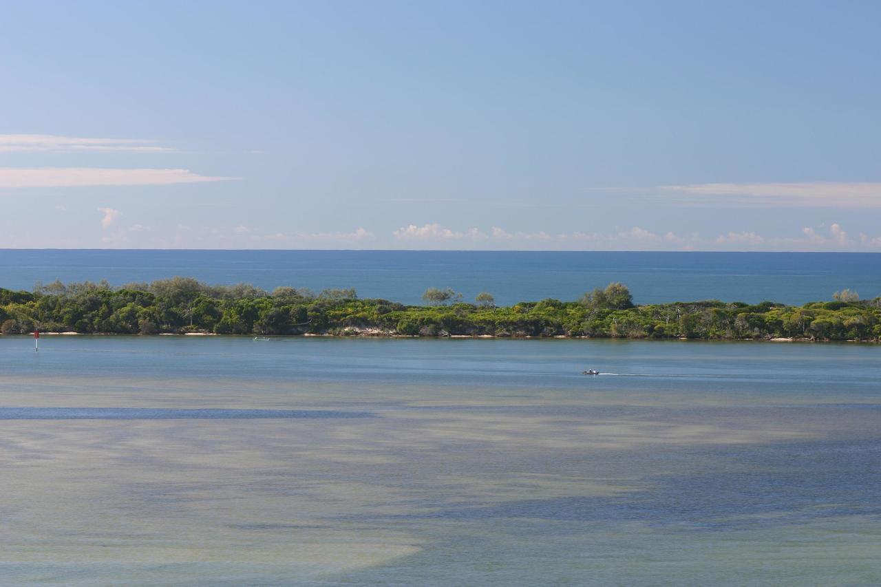Moorings Beach Resort Caloundra Exterior foto