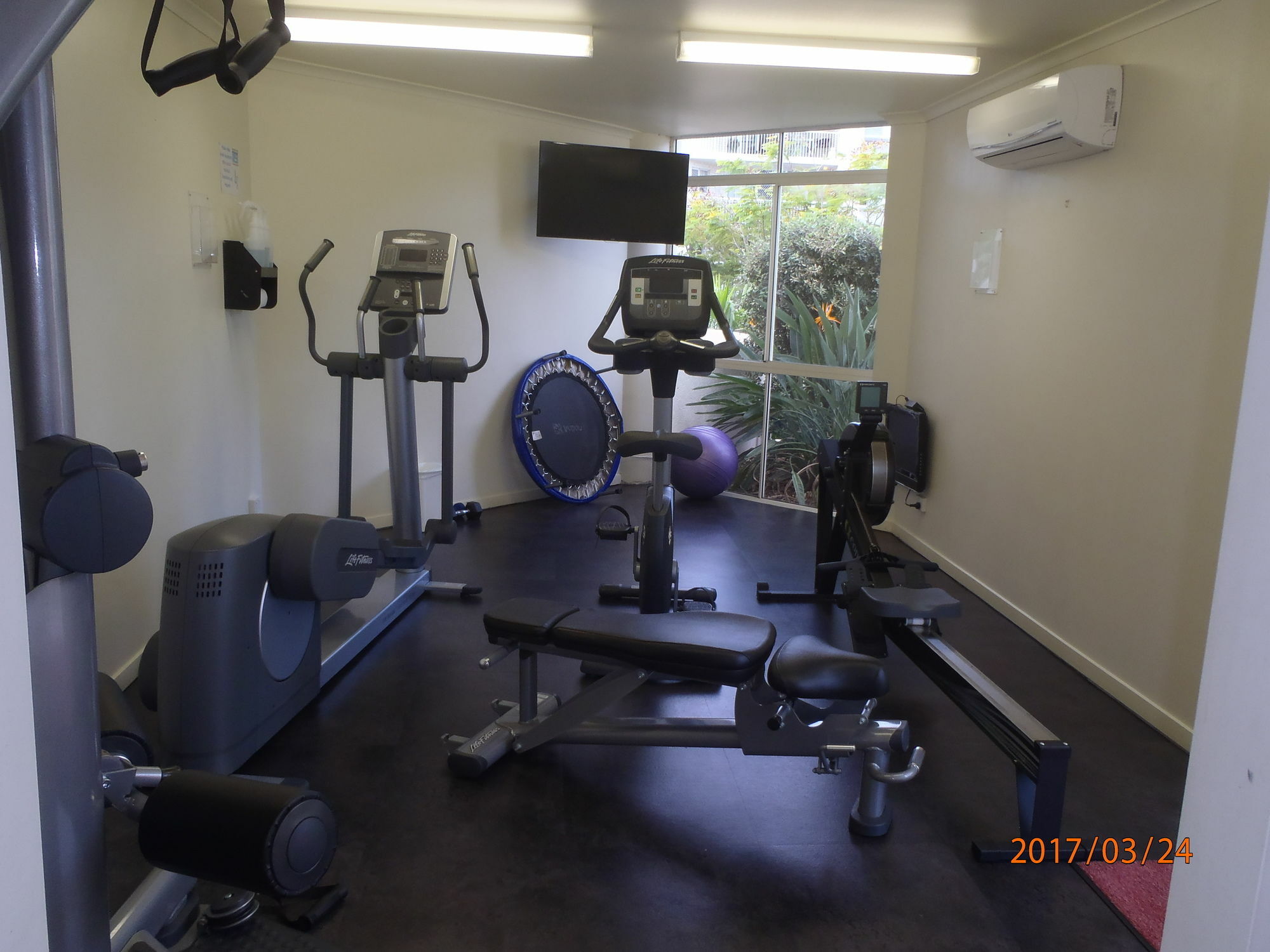 Moorings Beach Resort Caloundra Exterior foto